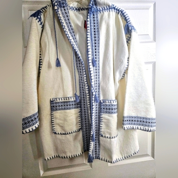 100% Wool Tunisian Coat - Picture 6 of 13